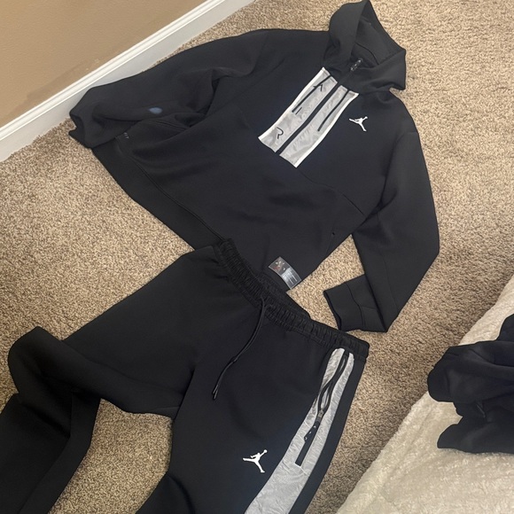 Jordan Men’s Black and Gray Jogger Set - Picture 9 of 9